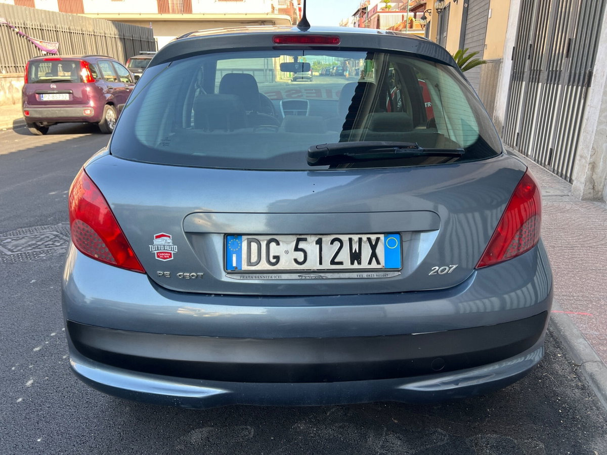 Peugeot 207 HDi 70CV 5p. ONE Line (6)