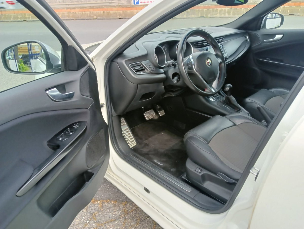 Alfa Romeo Giulietta 2.0 JTDm Super 175cv tct (7)