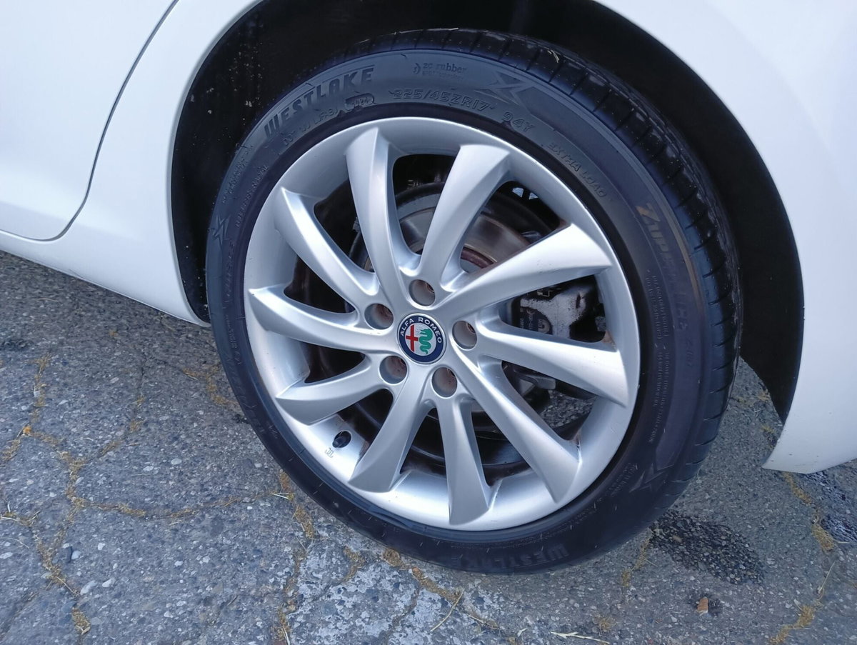 Alfa Romeo Giulietta 1.6 JTDm Ti 120cv (16)