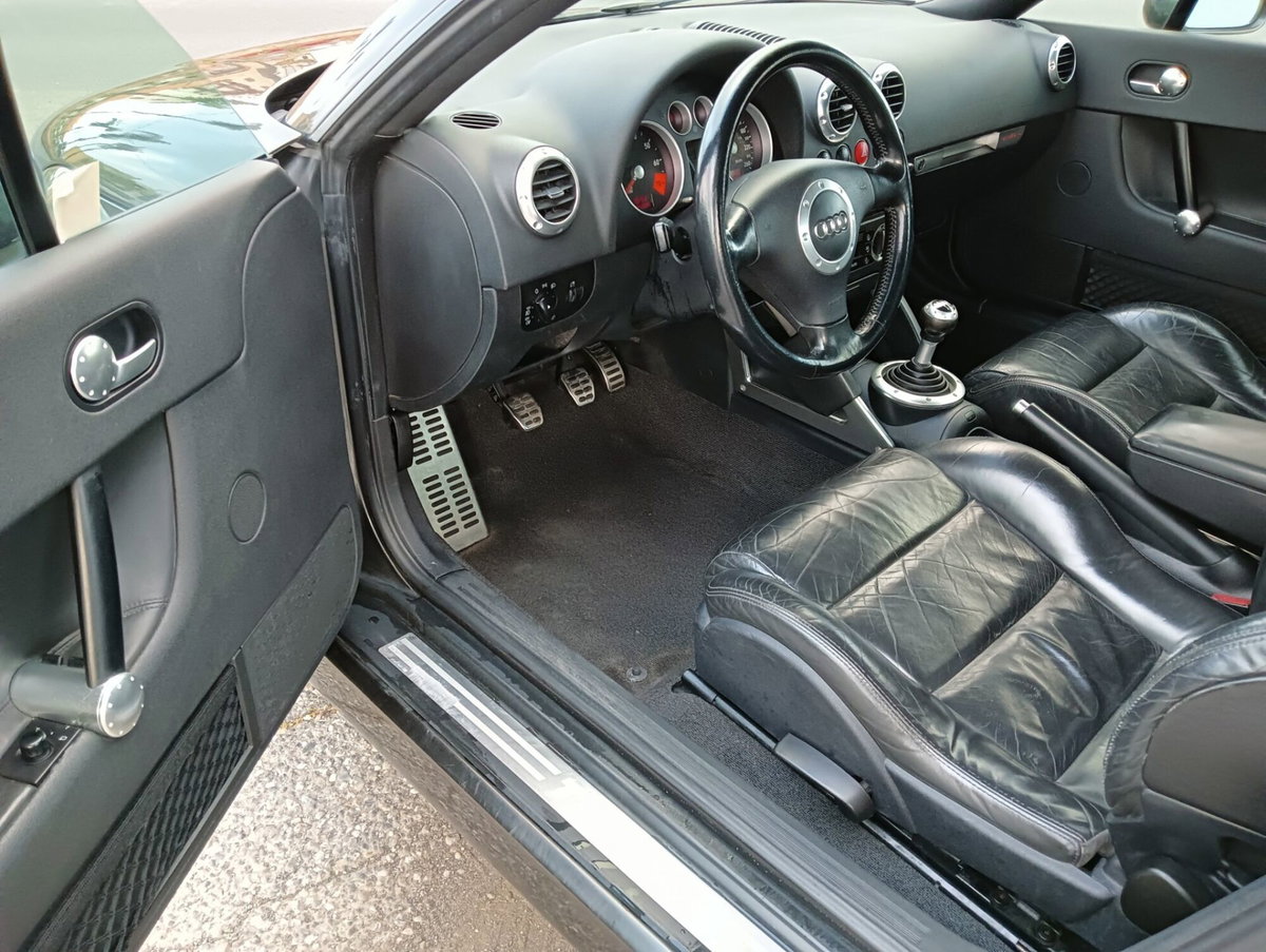 Audi TT Coupé 1.8 T 20V 225 CV cat quattro (7)