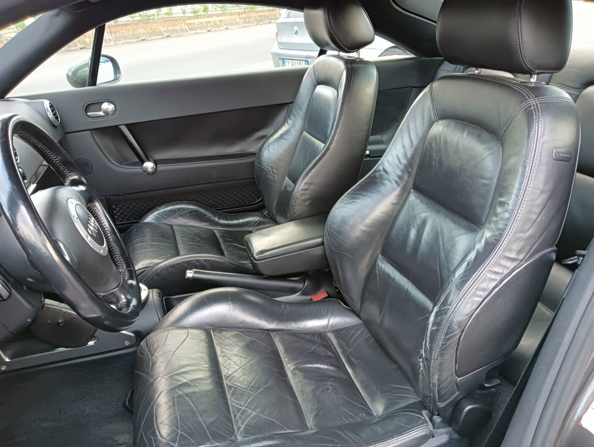 Audi TT Coupé 1.8 T 20V 225 CV cat quattro (8)