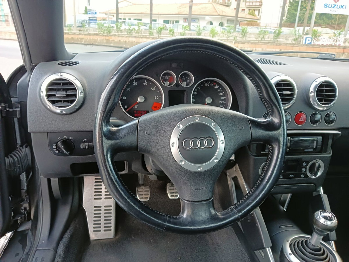 Audi TT Coupé 1.8 T 20V 225 CV cat quattro (9)