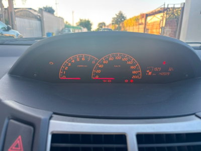 Toyota Yaris 1.0 5 porte Sol (15)