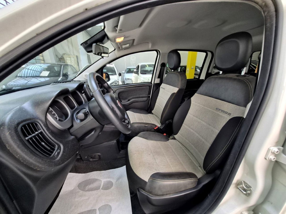 Fiat Panda 1.0 FireFly S&S Hybrid City Cross (12)