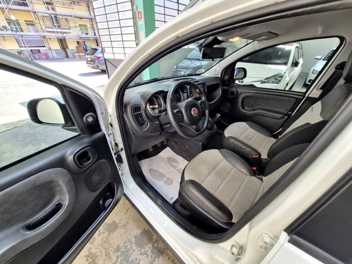 Fiat Panda 1.0 FireFly S&S Hybrid City Cross (13)