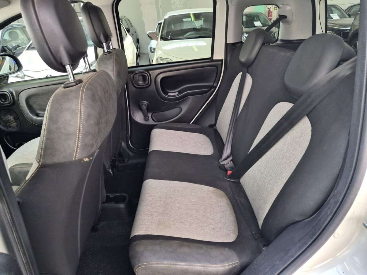 Fiat Panda 1.0 FireFly S&S Hybrid City Cross (19)