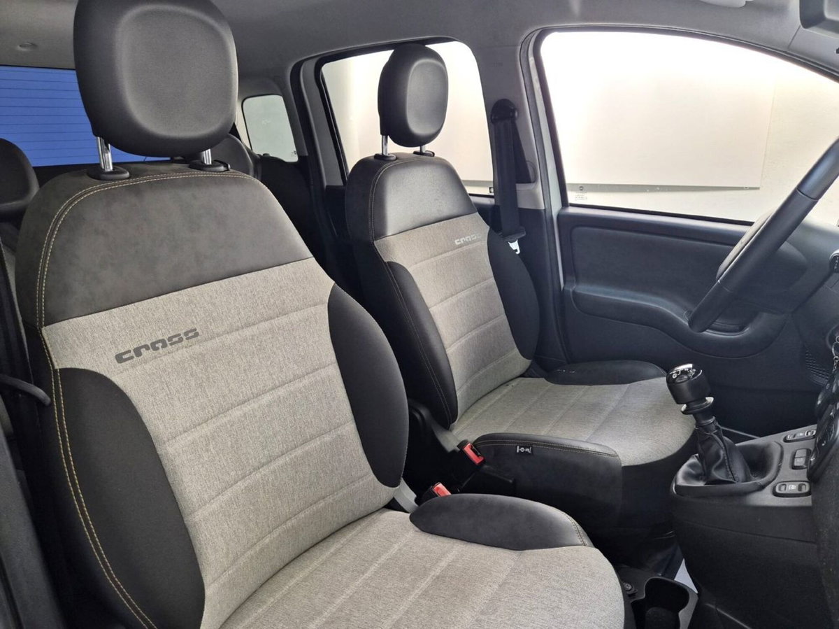 Fiat Panda 1.0 FireFly S&S Hybrid City Cross (8)