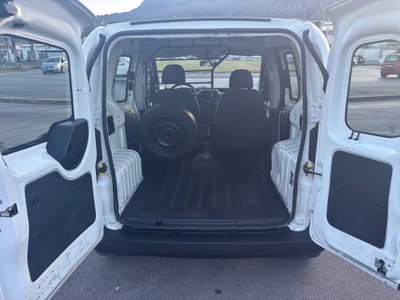 Fiat Fiorino 1.3 MJT 75CV Combi Semi Adventure (9)