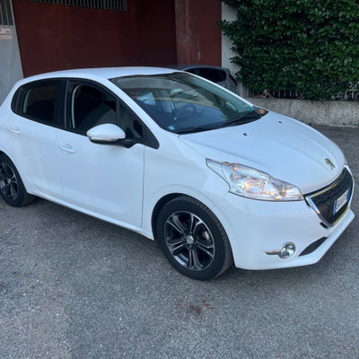 Peugeot 208 82 5 porte Allure (2)
