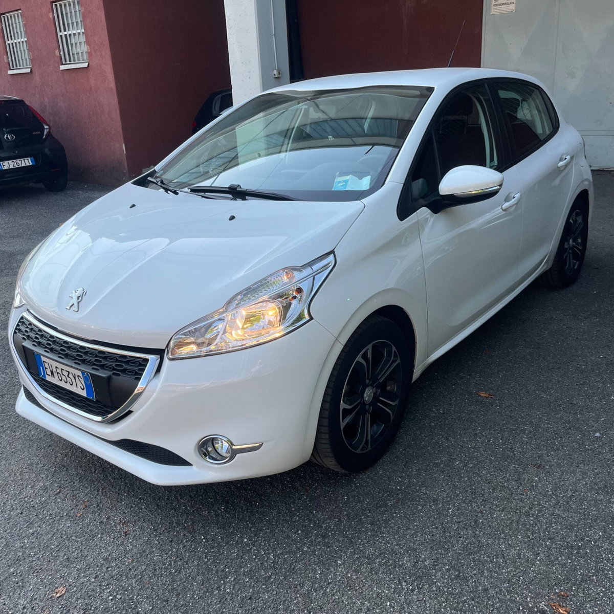 Peugeot 208 82 5 porte Allure (3)