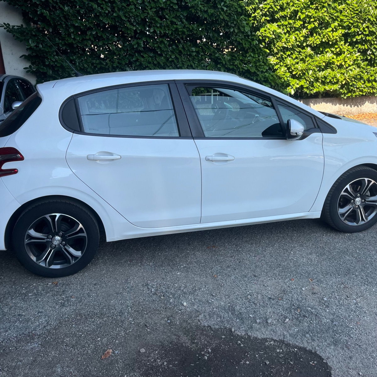 Peugeot 208 82 5 porte Allure (4)