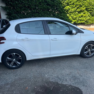 Peugeot 208 82 5 porte Allure (4)