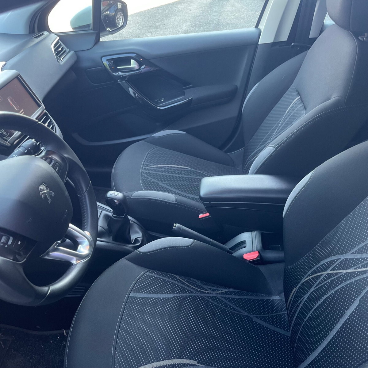 Peugeot 208 82 5 porte Allure (9)