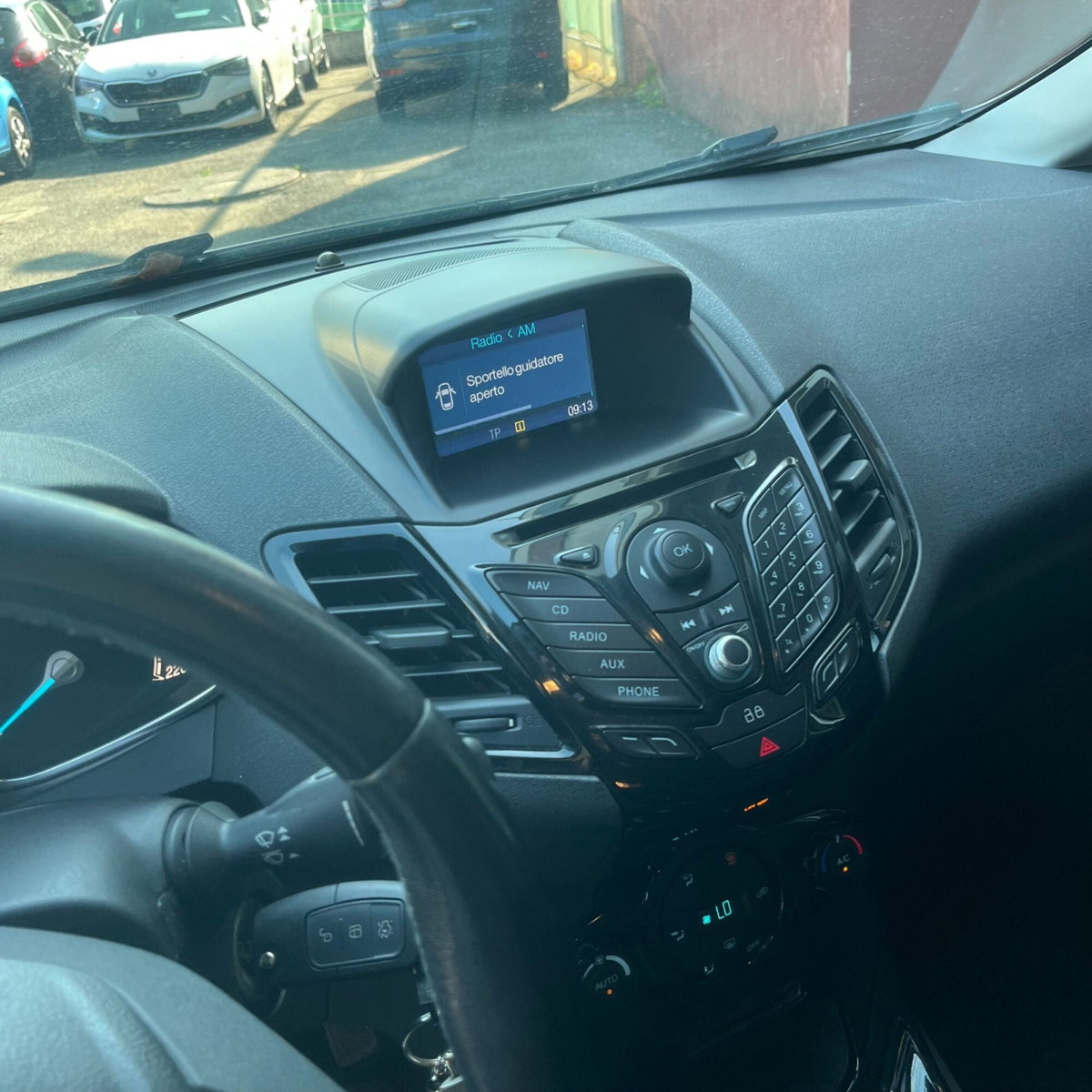 Ford Fiesta 1.0 80CV 5 porte Titanium (10)
