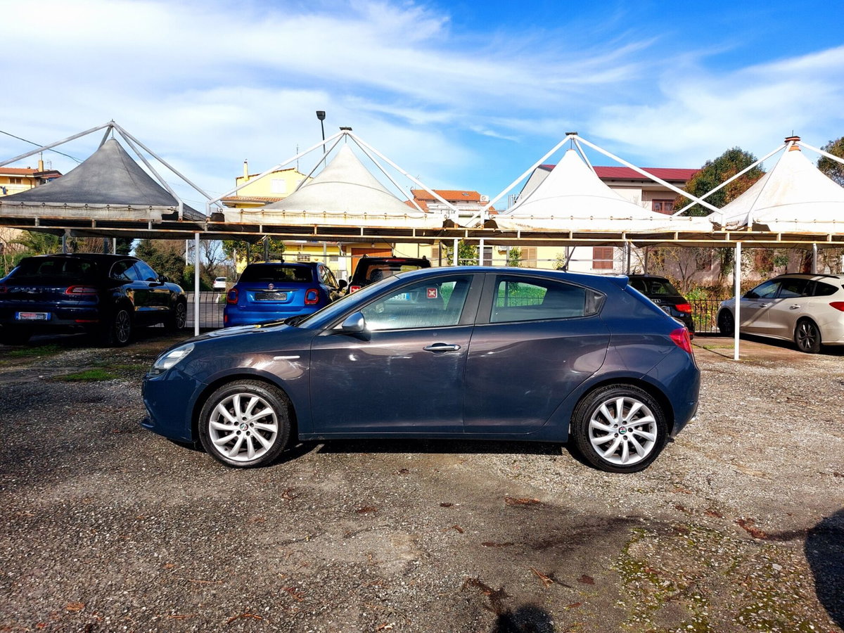 Alfa Romeo Giulietta 1.6 JTDm Ti 120cv (8)