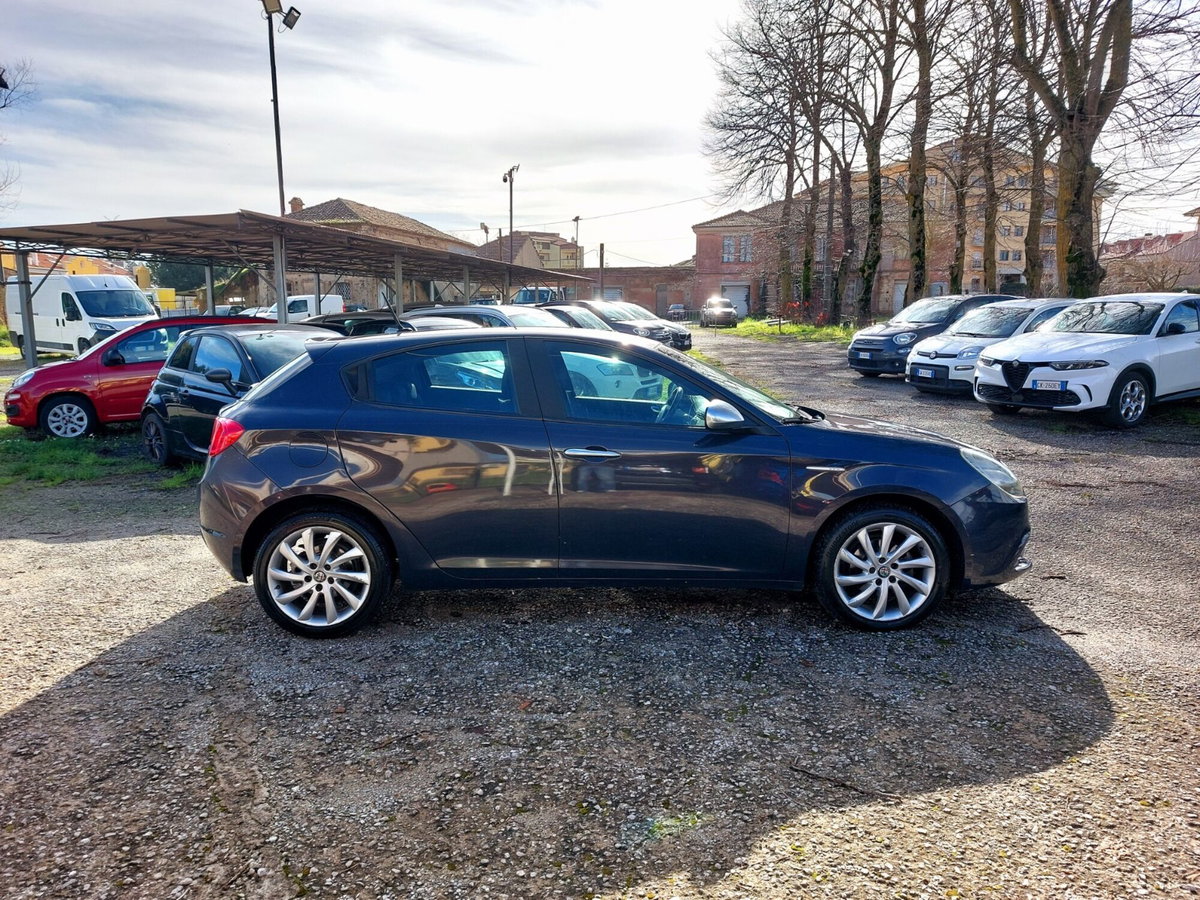 Alfa Romeo Giulietta 1.6 JTDm Ti 120cv (9)