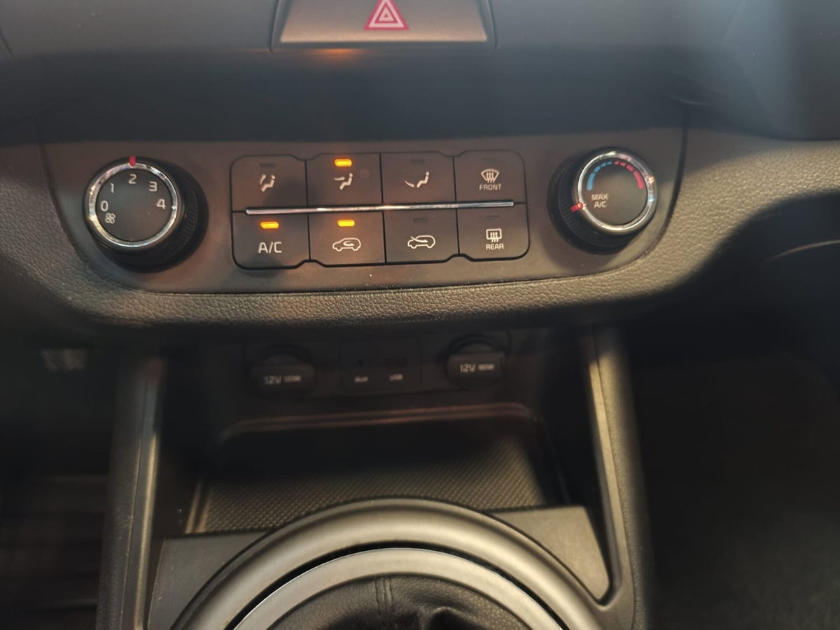 Kia Sportage 1.7 CRDI VGT 2WD Class (9)