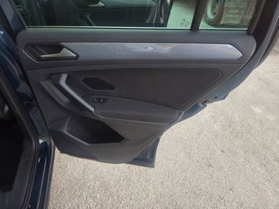 Volkswagen Tiguan 2.0 TDI 150 CV SCR DSG 4MOTION Elegance (18)