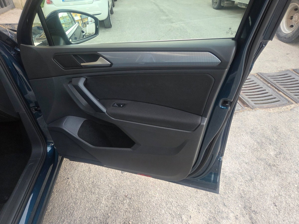 Volkswagen Tiguan 2.0 TDI 150 CV SCR DSG 4MOTION Elegance (19)