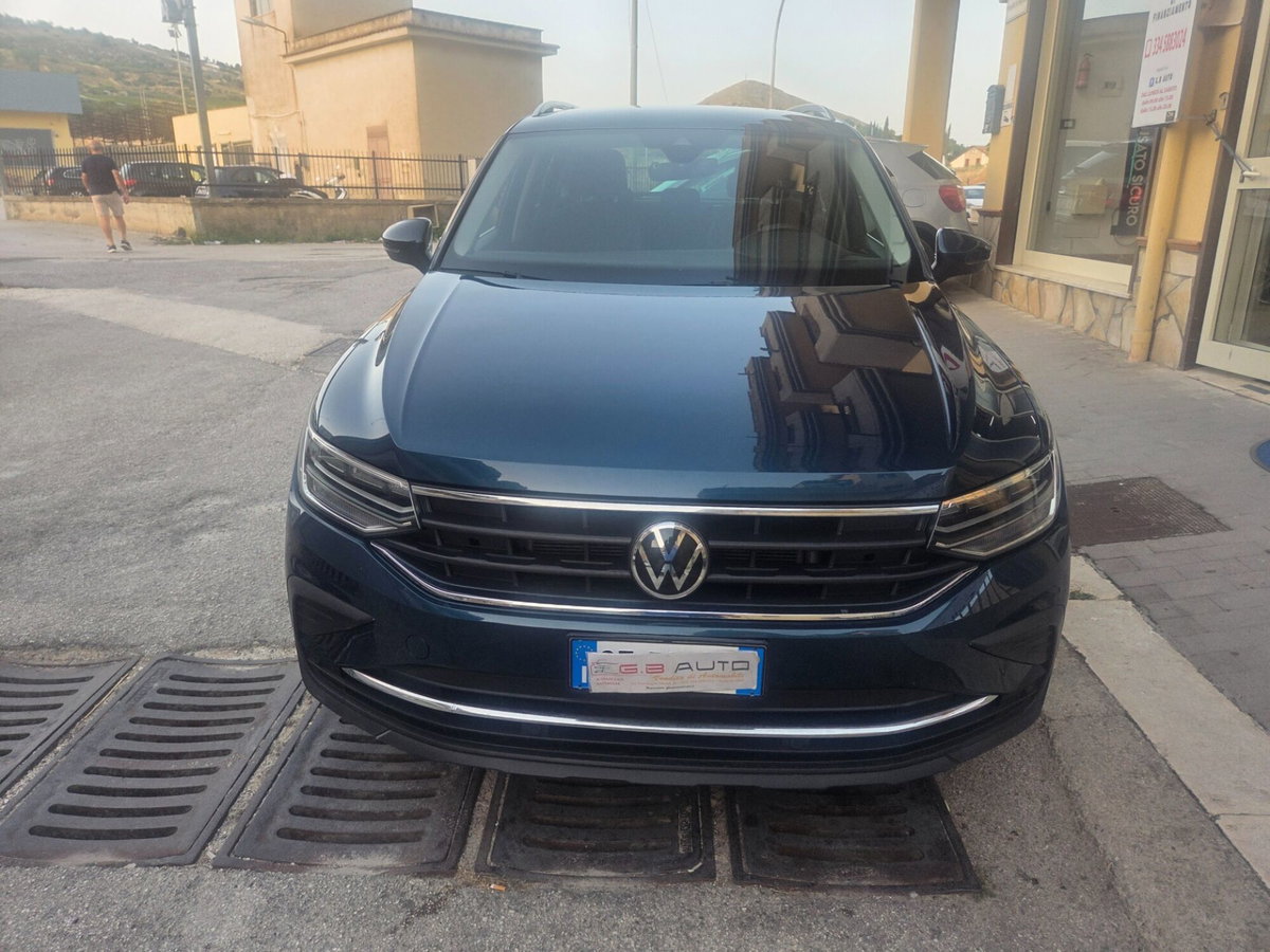 Volkswagen Tiguan 2.0 TDI 150 CV SCR DSG 4MOTION Elegance (3)