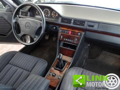 Mercedes-Benz 200 Station Wagon 200 TE-16 cat Station Wagon (10)