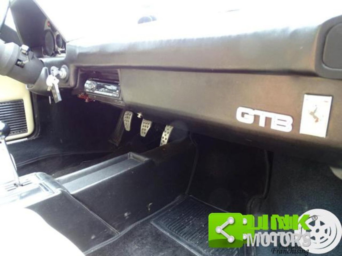 Ferrari 208 208 GTB (14)