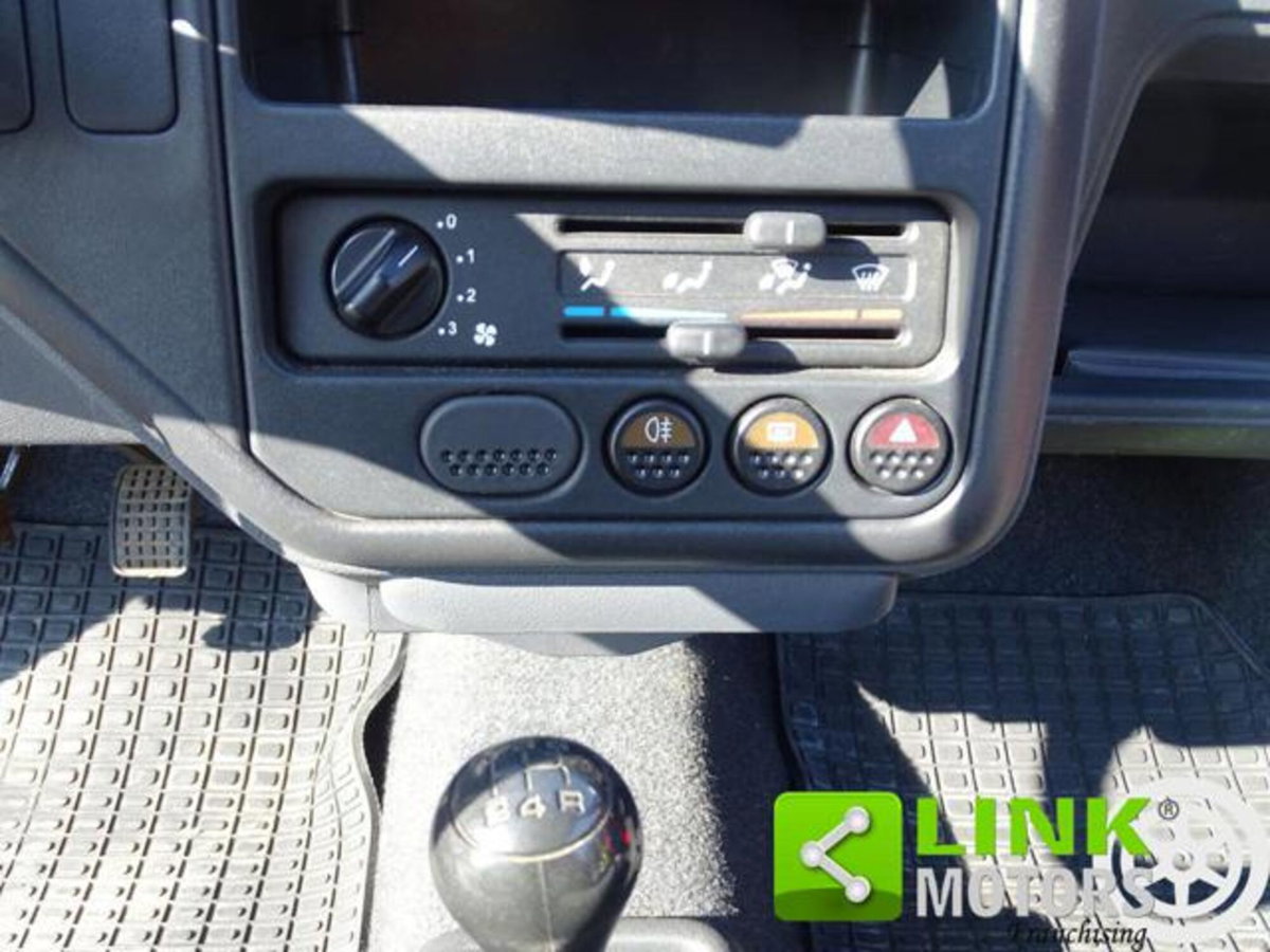 Peugeot 106 cat 3 porte XN (9)