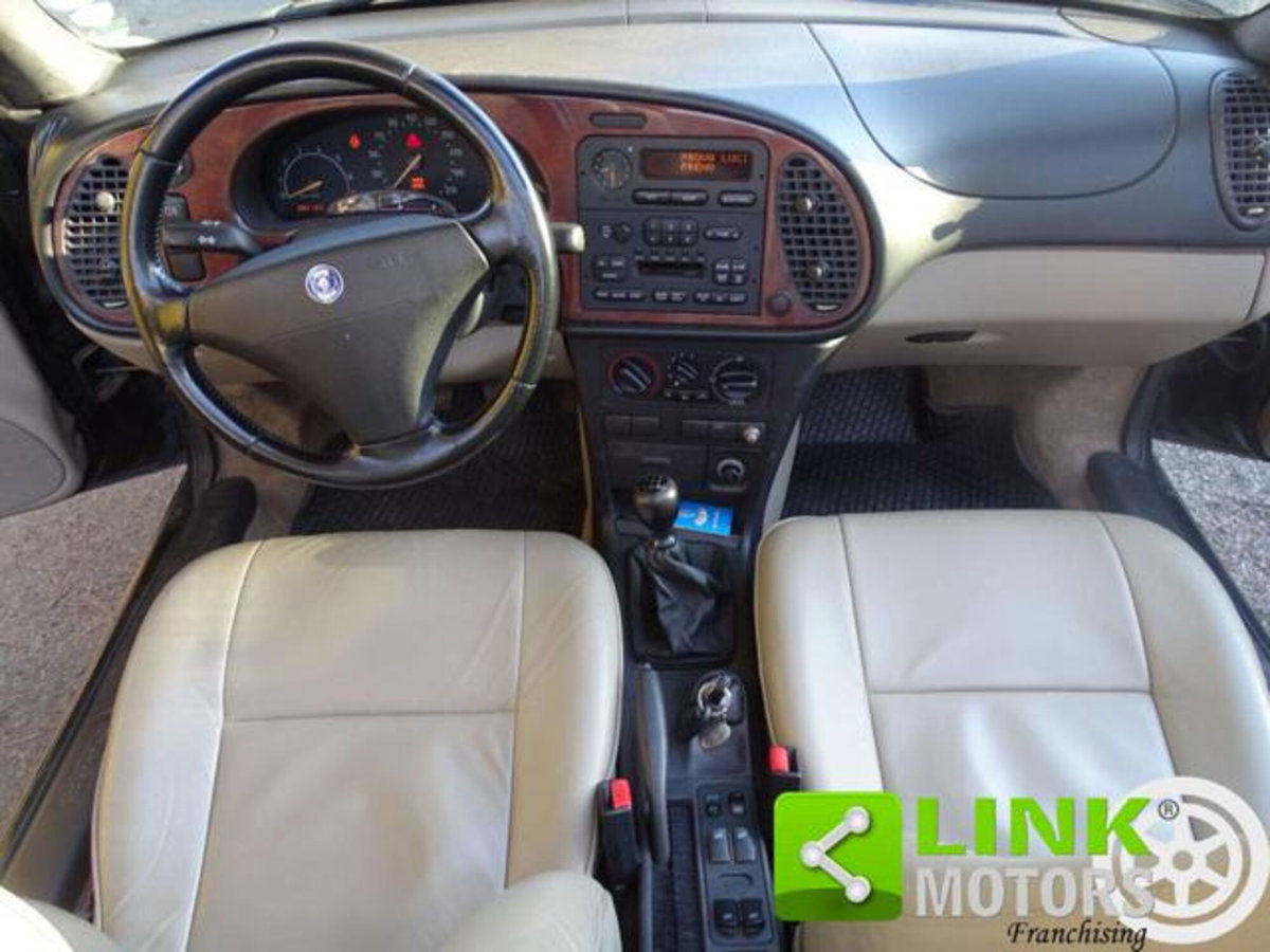 Saab 900 Cabrio 2.0i 16V cat S (4)