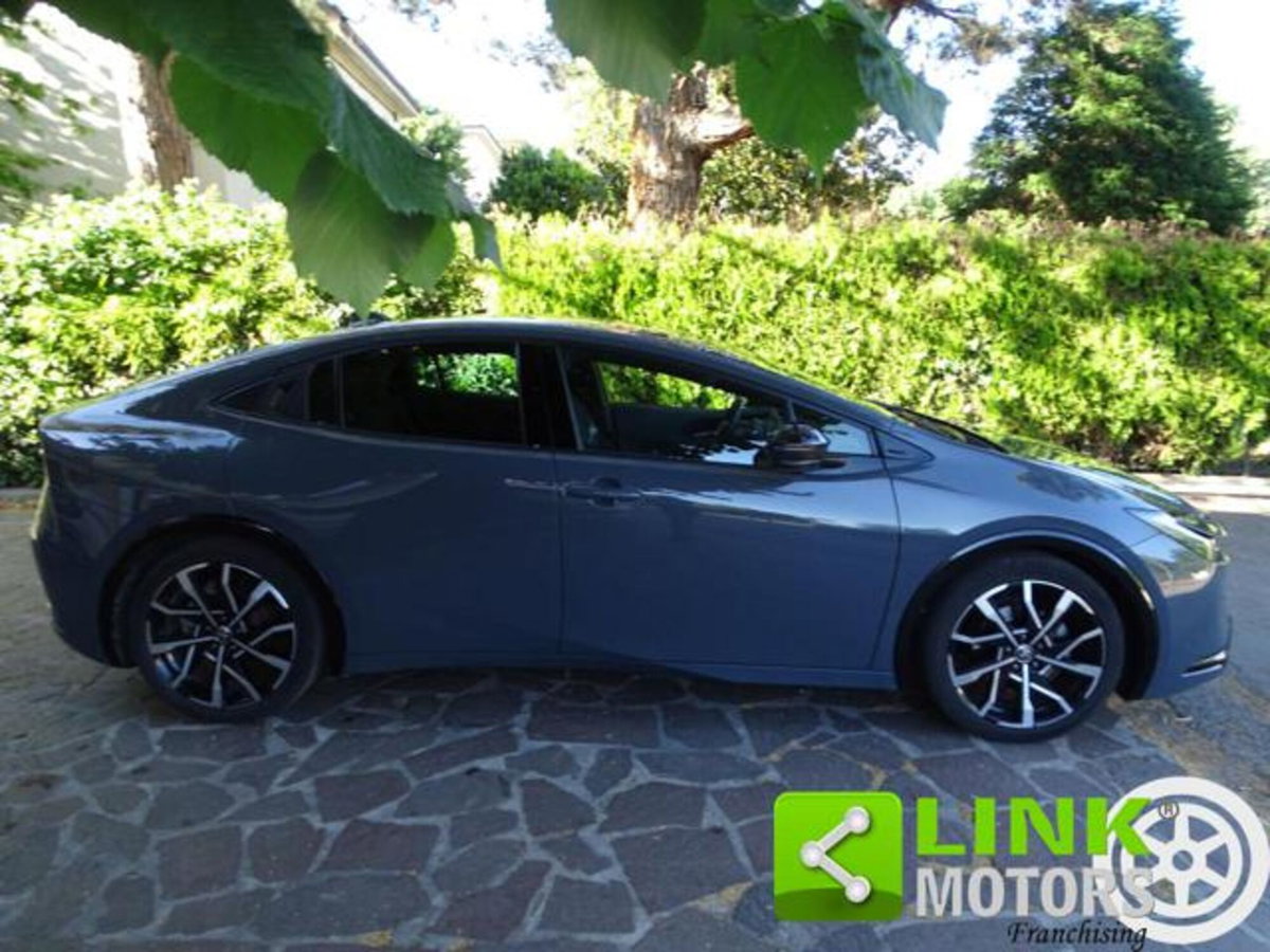 Toyota Prius 2.0 phev Lounge (3)