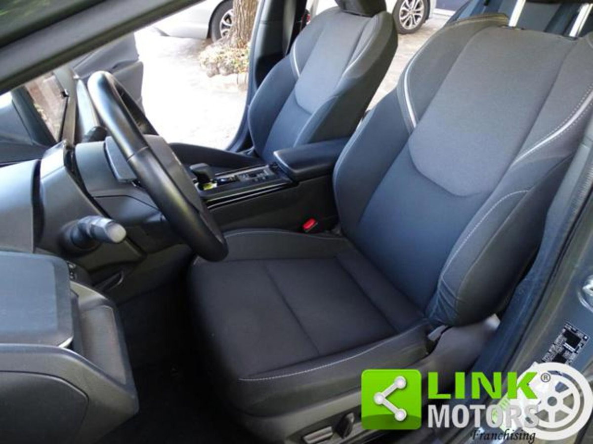 Toyota Prius 2.0 phev Lounge (5)