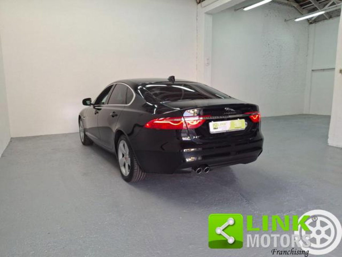 Jaguar XF 2.0 D 180 CV aut. Prestige (11)