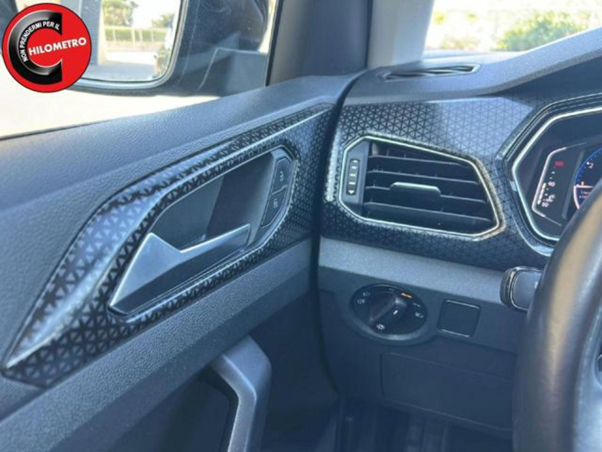 Volkswagen T-Cross 1.0 TSI 110 CV DSG Advanced (17)
