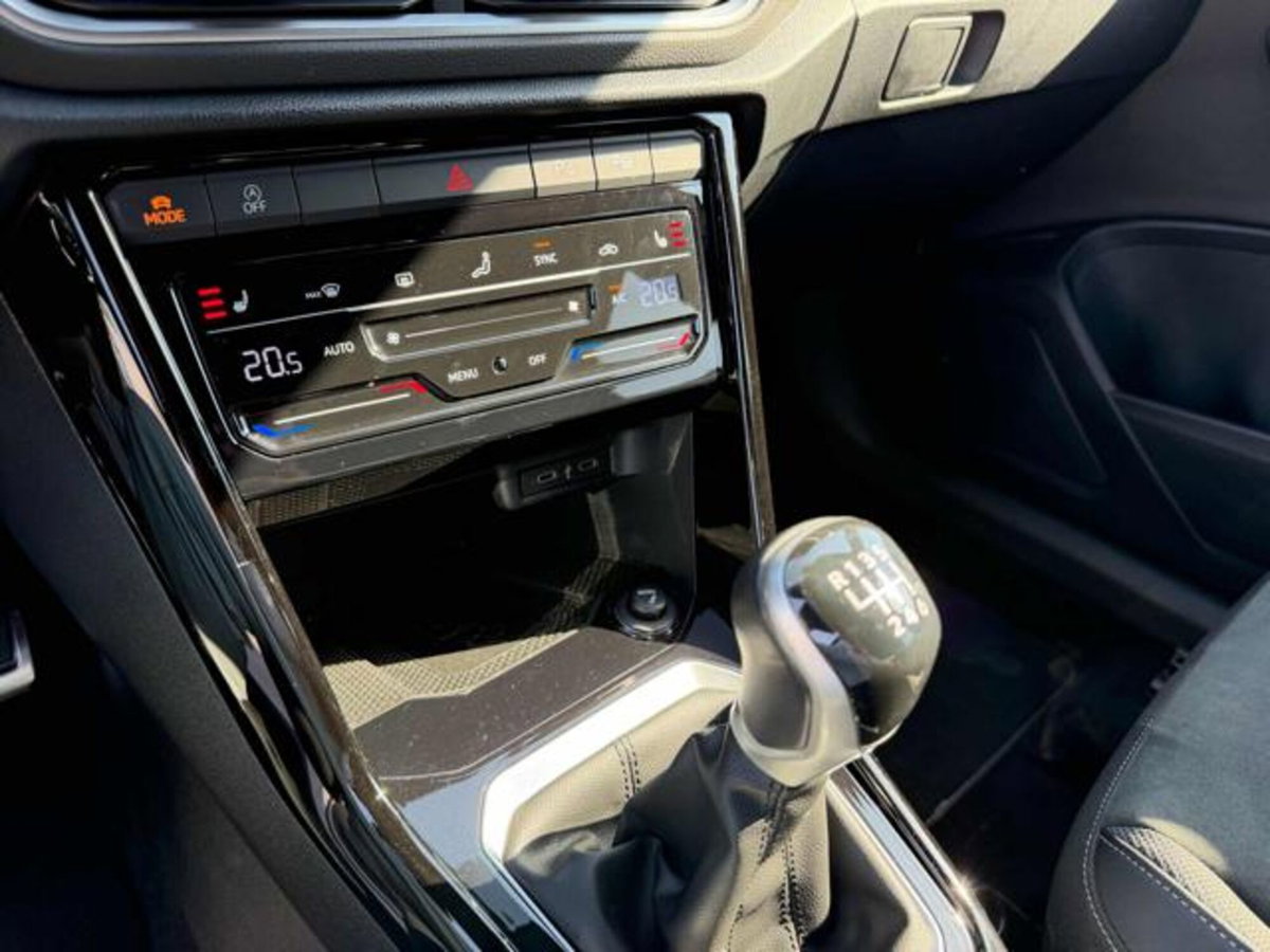 Volkswagen T-Roc 1.0 TSI R-Line (12)