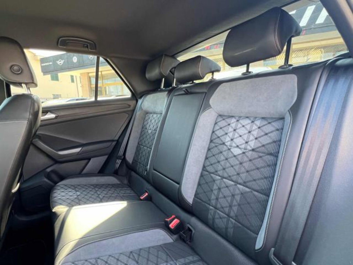Volkswagen T-Roc 1.0 TSI R-Line (14)