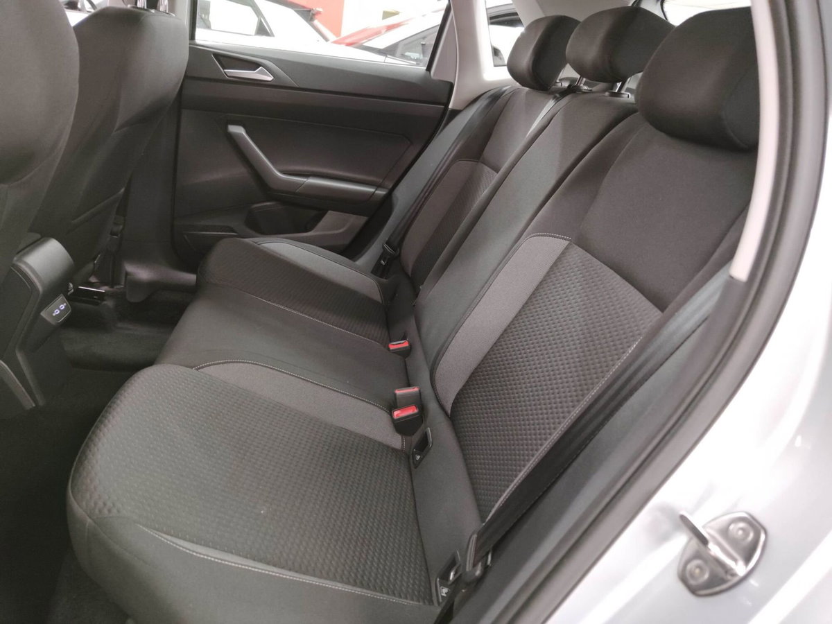 Volkswagen Polo 1.0 Life 80cv (14)