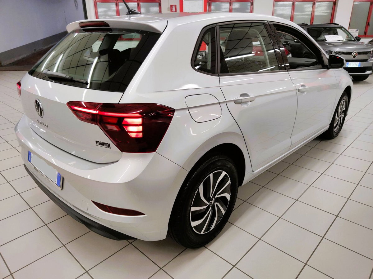 Volkswagen Polo 1.0 Life 80cv (4)