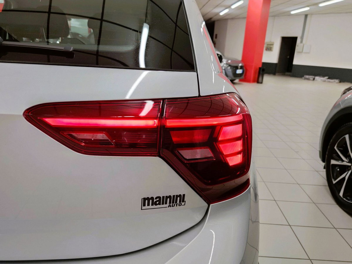 Volkswagen Polo 1.0 Life 80cv (8)