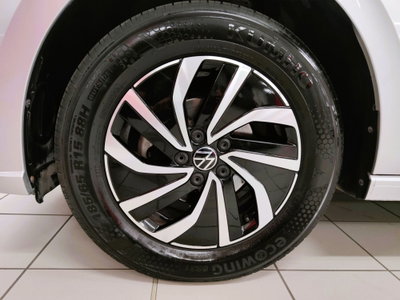 Volkswagen Polo 1.0 Life 80cv (9)