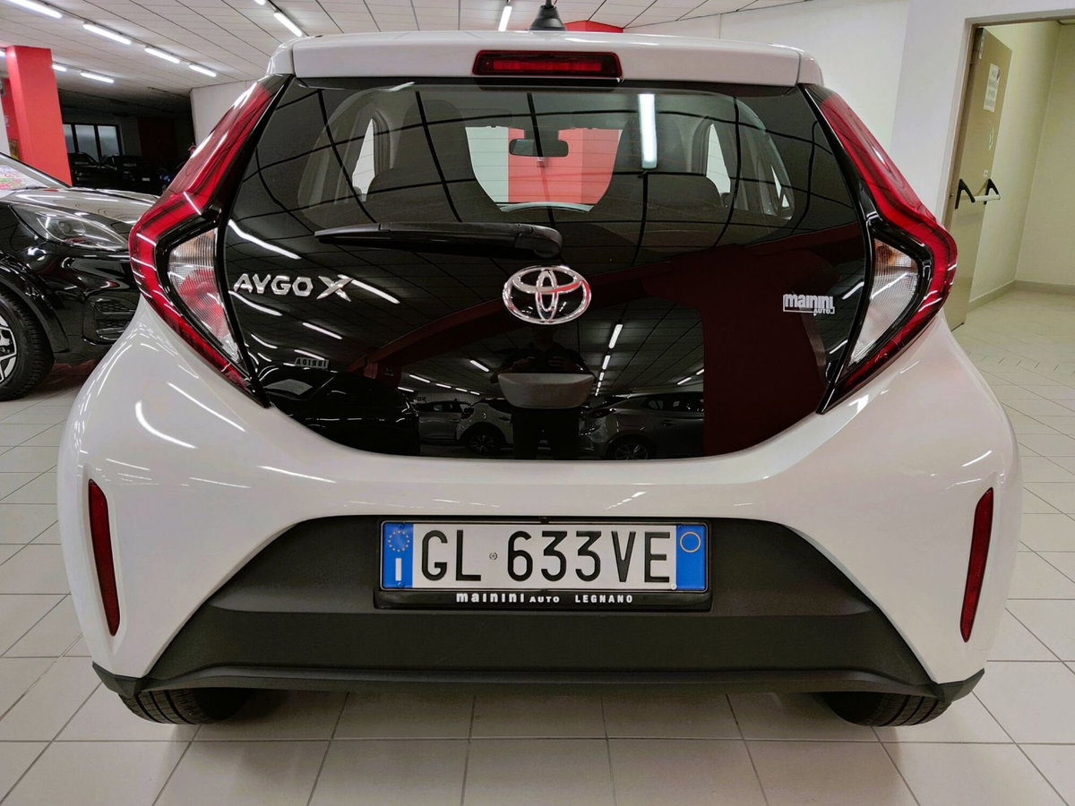 Toyota Aygo X 1.0 Active 72cv (5)