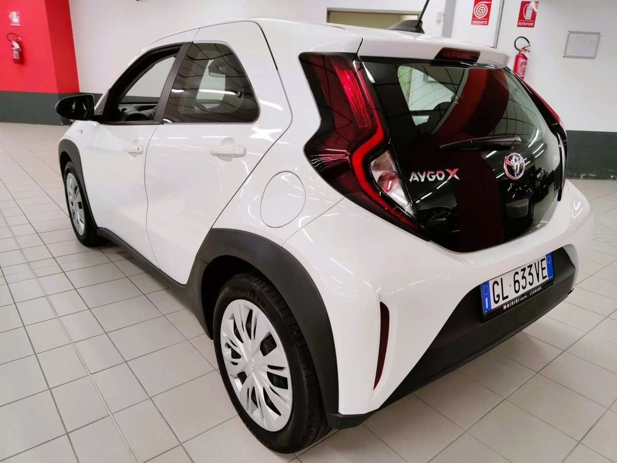 Toyota Aygo X 1.0 Active 72cv (6)