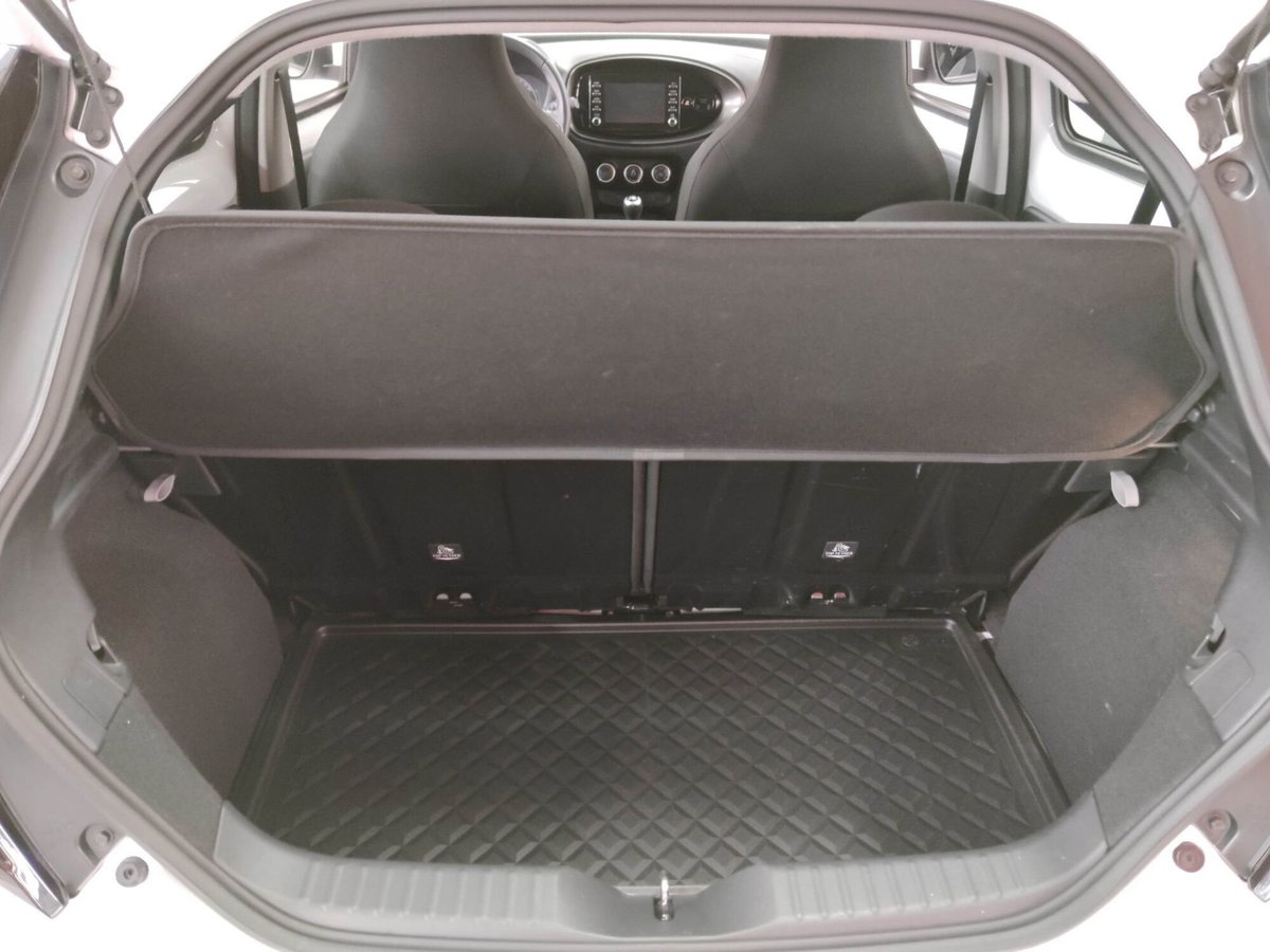 Toyota Aygo X 1.0 Active 72cv (7)