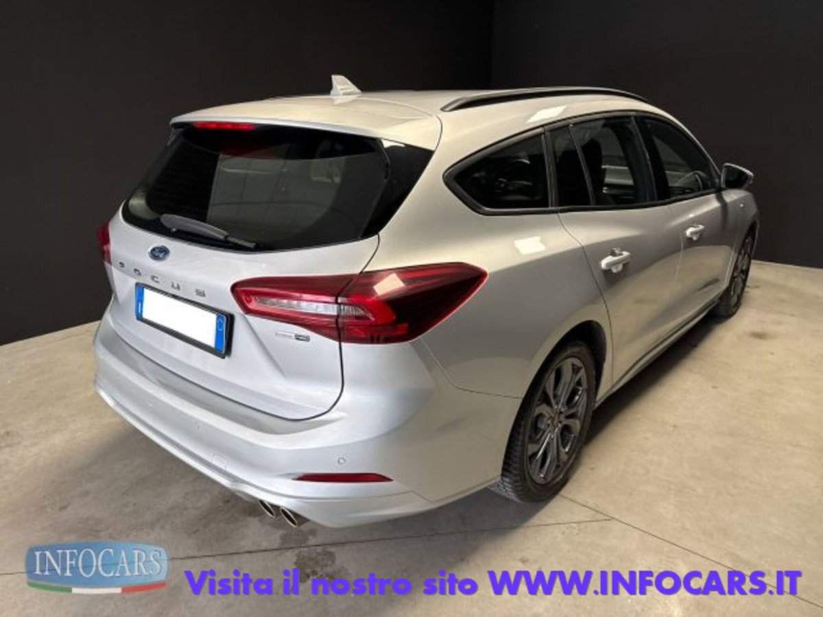 Ford Focus Station Wagon 1.0 EcoBoost Hybrid 155 CV SW ST-Line (4)