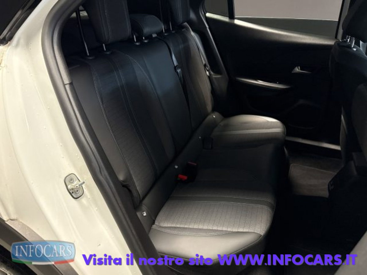 Peugeot 2008 BlueHDi 110 S&S Allure (8)