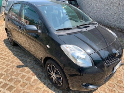 Toyota Yaris 1.3 5 porte (5)