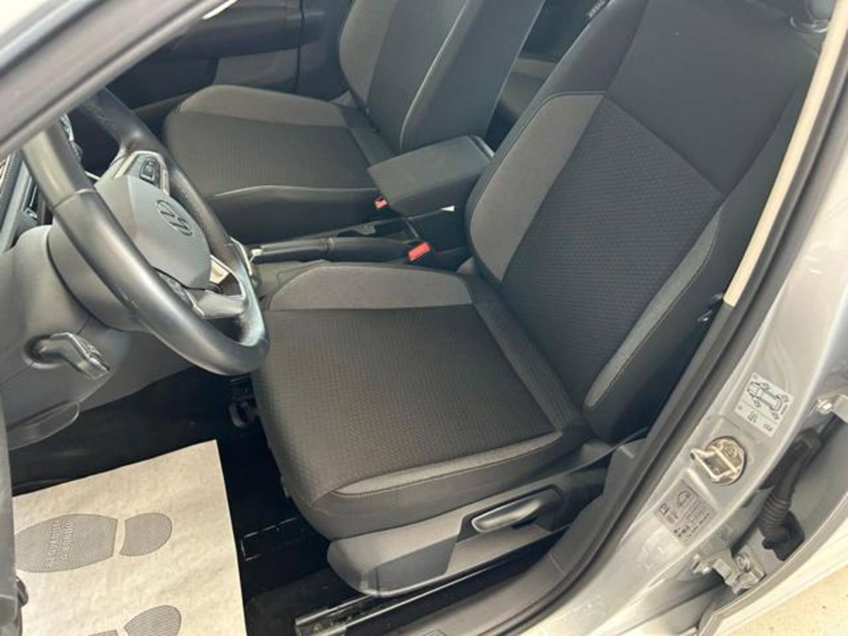 Volkswagen Polo 1.0 tsi Life 95cv (11)