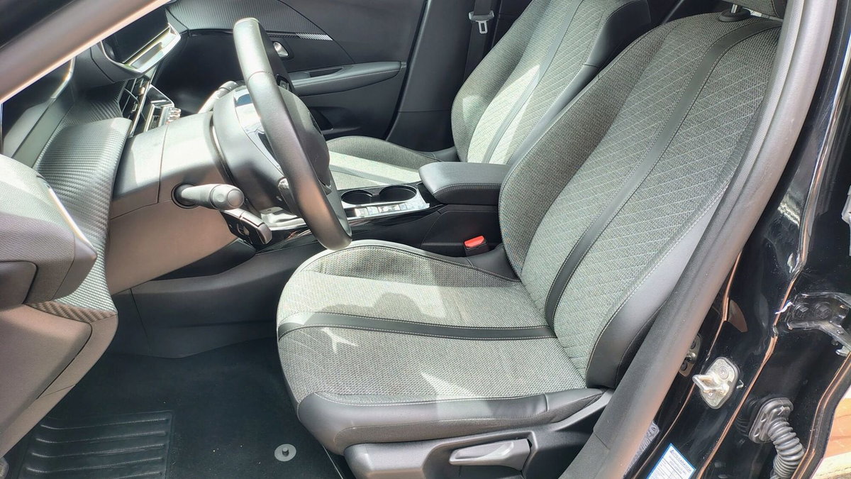 Peugeot 208 PureTech 100 Stop&Start 5 porte Allure (10)