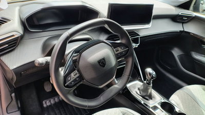 Peugeot 208 PureTech 100 Stop&Start 5 porte Allure (11)