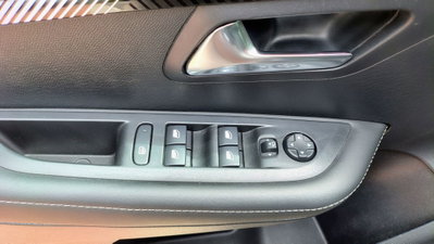 Peugeot 208 PureTech 100 Stop&Start 5 porte Allure (12)