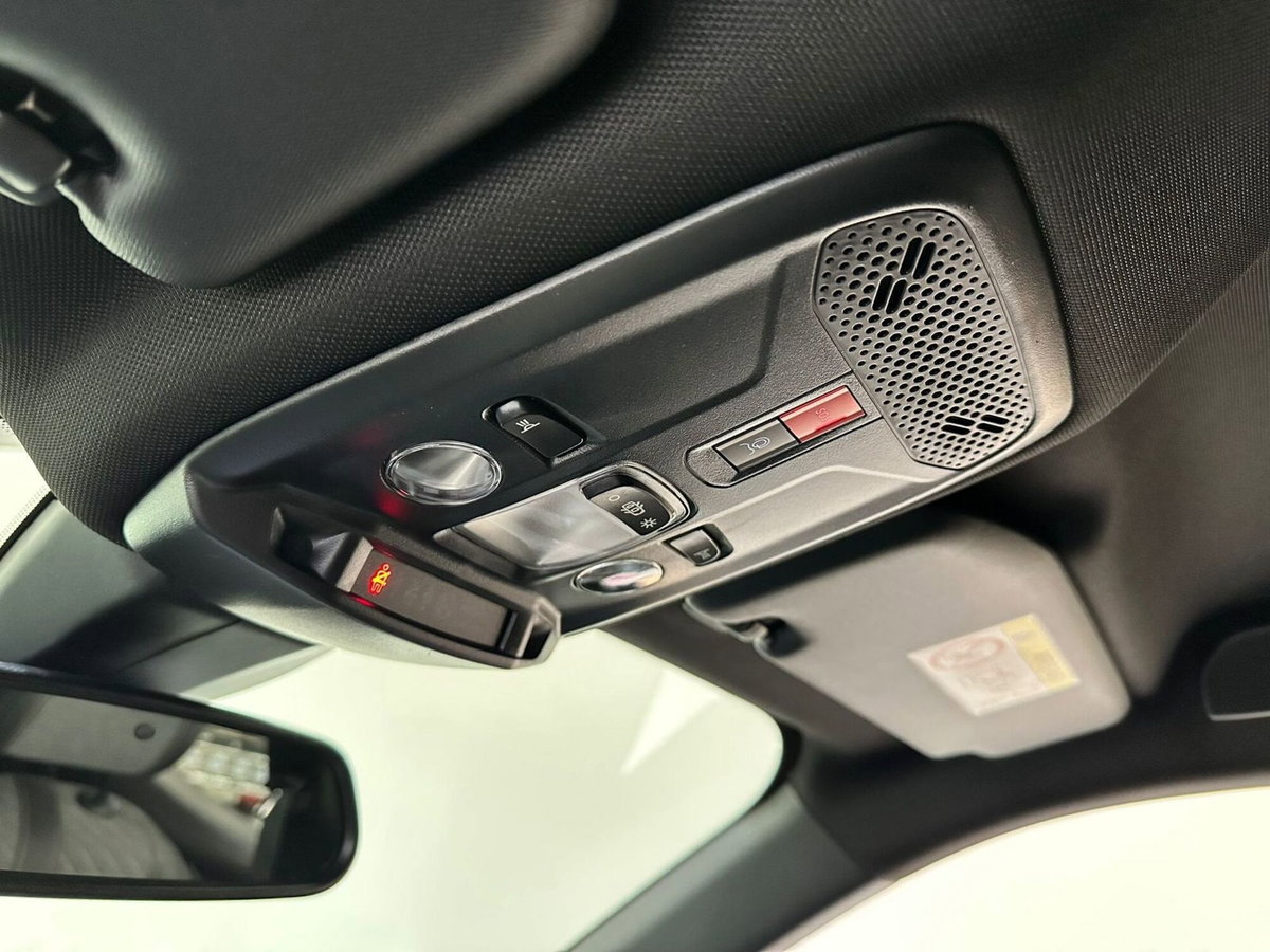 Peugeot 2008 1.2 hybrid Allure 145cv e-dcs6 (18)