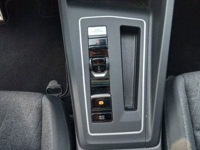Volkswagen Golf 2.0 TDI DSG SCR Life (14)